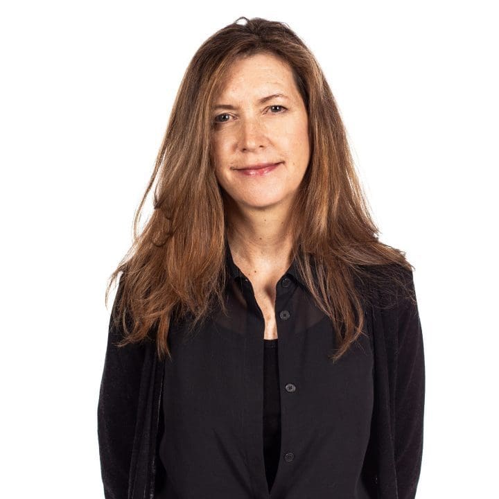 portrait of Debbie Kennedy